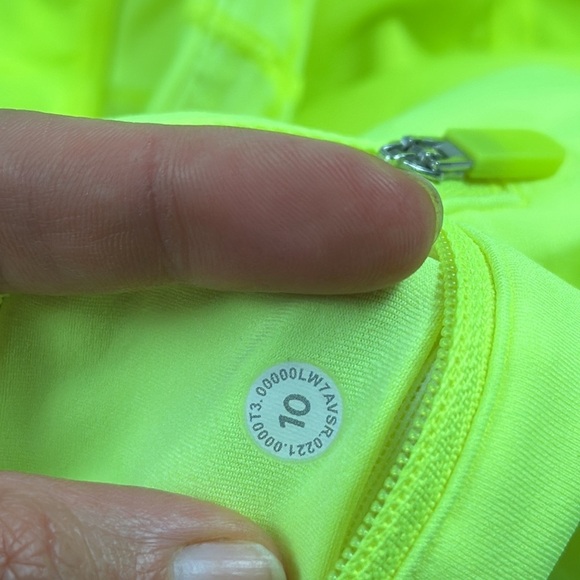 Lululemon Speed Up Low-Rise Short 2.5" Highlight Yellow - Picture 6 of 7